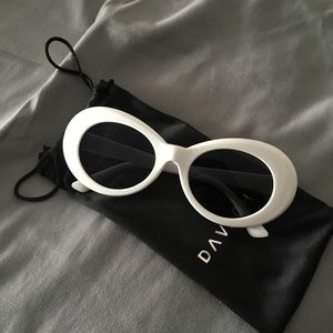 WHITE CLOUT GOGGLES